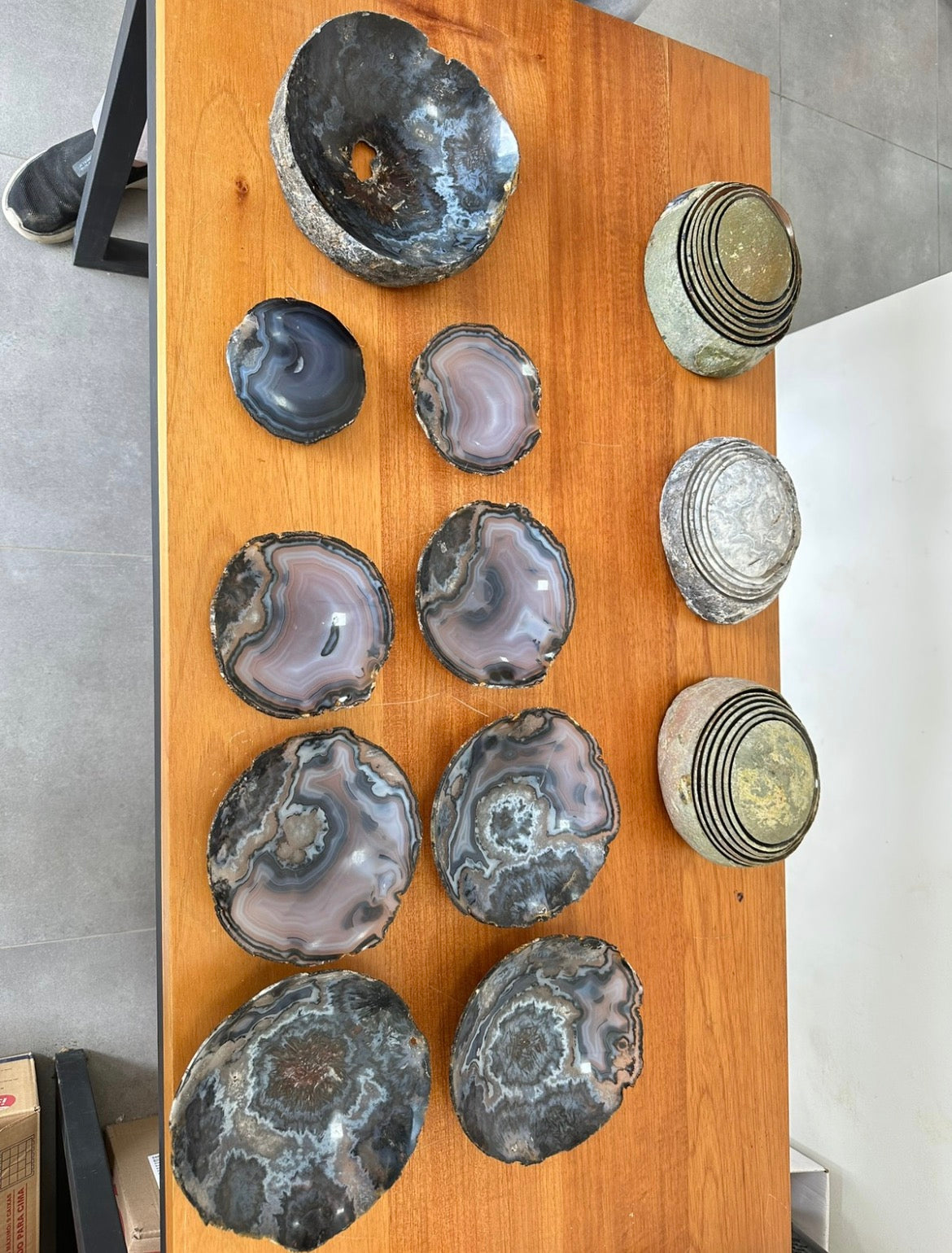 Tigelas em Ágata Roxa/Ametista com Acabamento Dourado 9 Peças