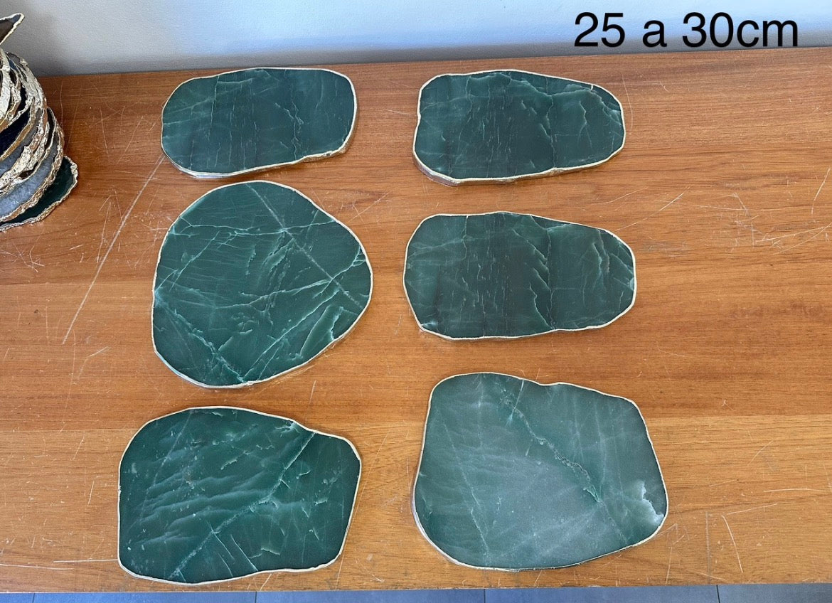 Bandeja Decorativa de Pedras Naturais com Borda Prateada